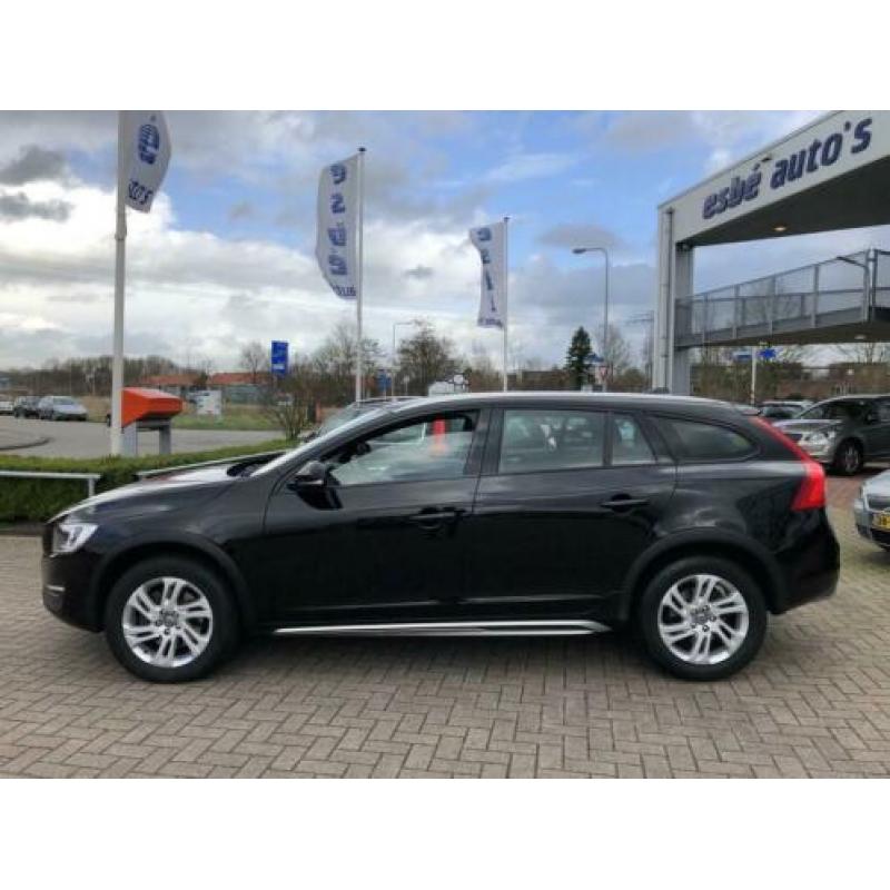 Volvo V60 Cross Country 2.0 D4 190 pk Automaat 8 Momentum Na