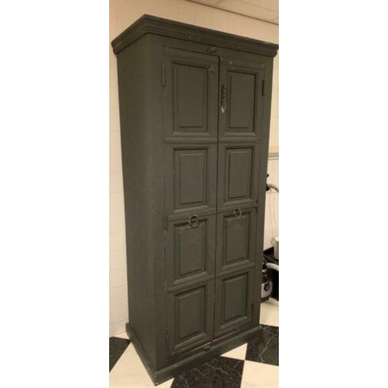 Massief houten Indiase vintage kast