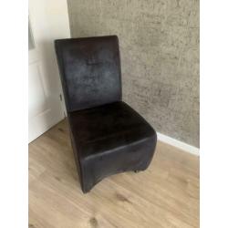 6 hele mooie en echt als nieuwe eetkamerstoelen met wieltjes