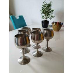 Te koop: 6 Tinnen glazen.