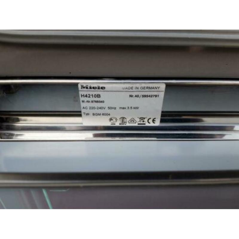 Prachtige grote Miele hetelucht oven rvs.