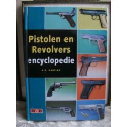 ZGAN boek - Pistolen en revolvers encyclopedie