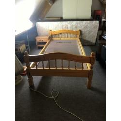 Een persoons bed te koop