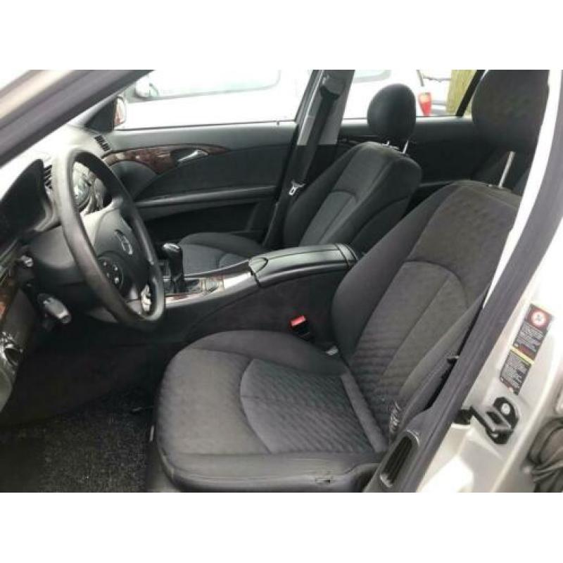 Mercedes-Benz E-klasse 200 CDI Classic 383.DKM ECC NAVI PDC