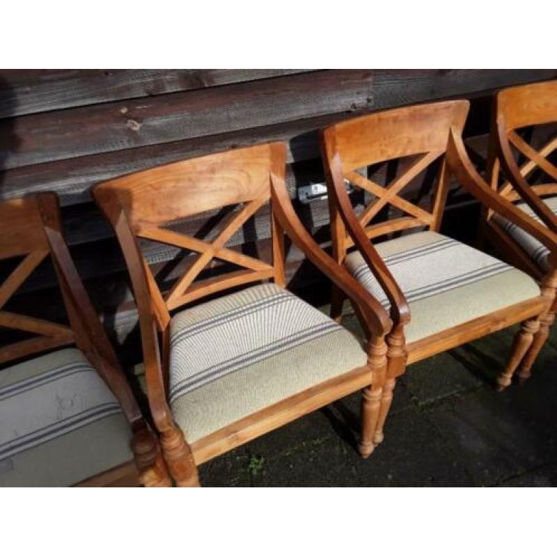 6 teakhouten stoelen met armleuning
