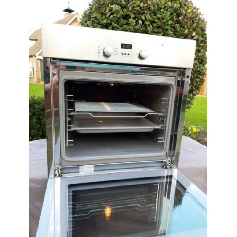 Prachtige grote Miele hetelucht oven rvs.