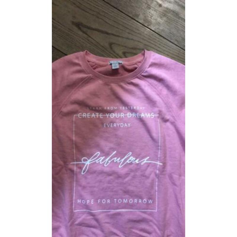 Roze trui met witte tekst, mt S