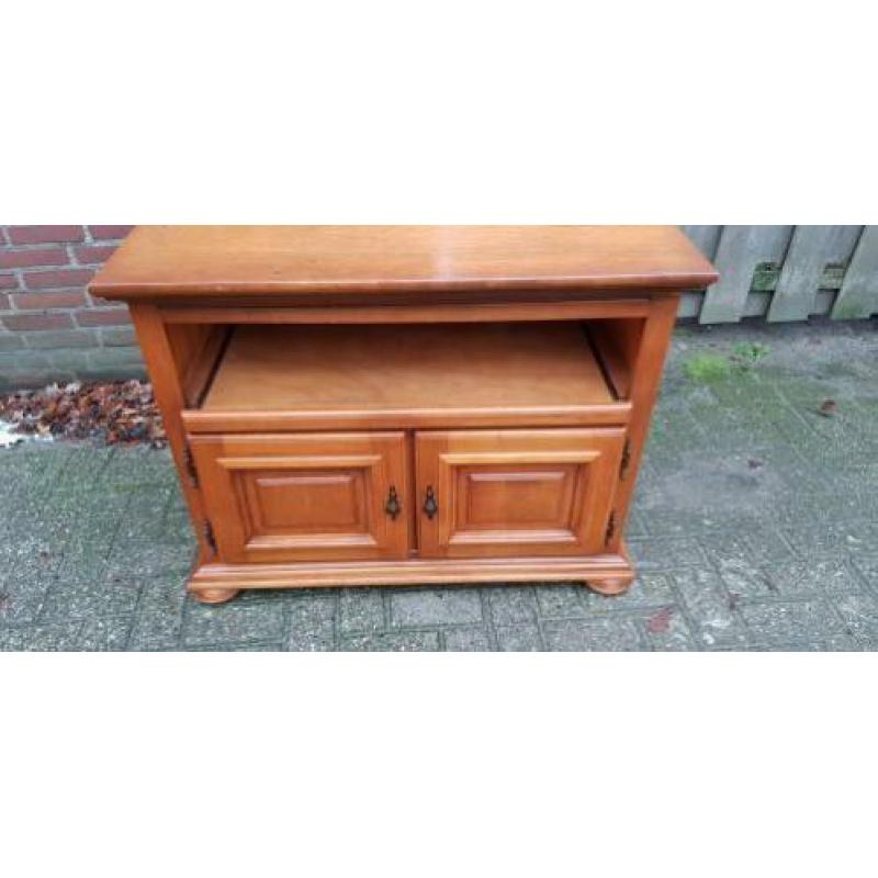 tv kast