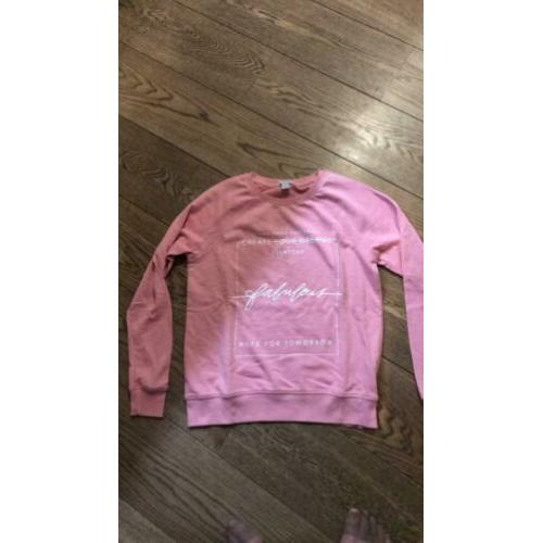Roze trui met witte tekst, mt S