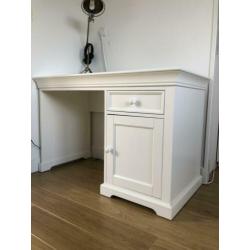 Kinderkamer te koop bed, nachtkastje en bureau