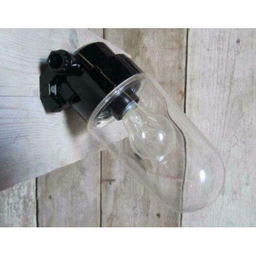 Authentieke lampenglas met schroefdraad te koop.