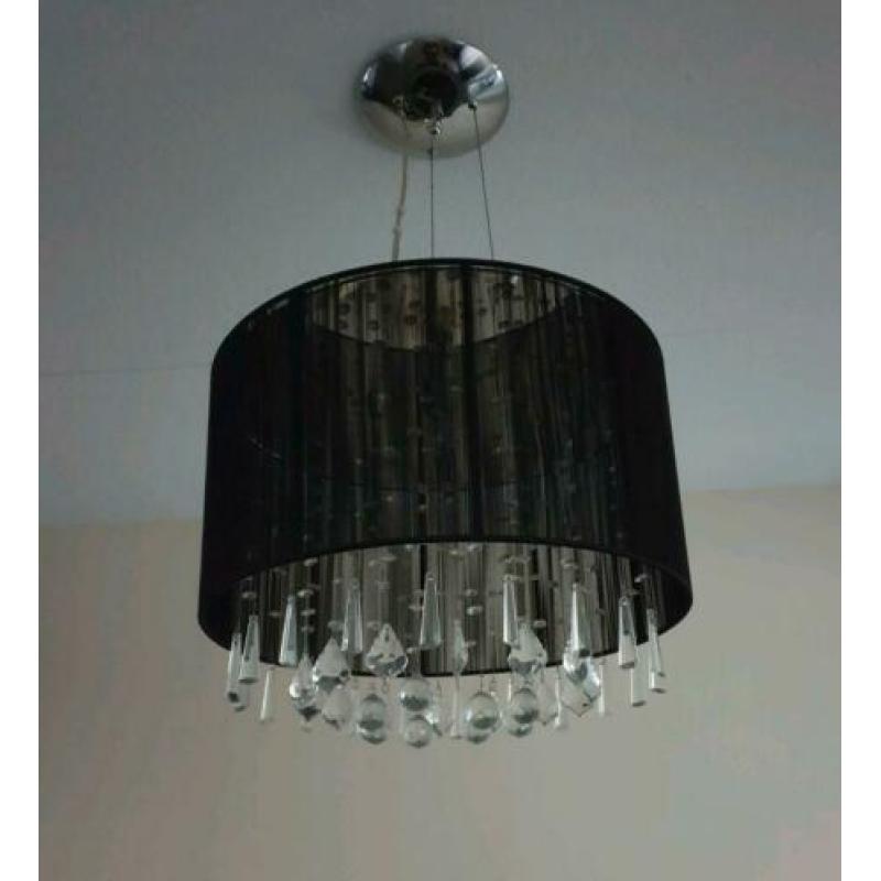 Lamp met glaskristallen