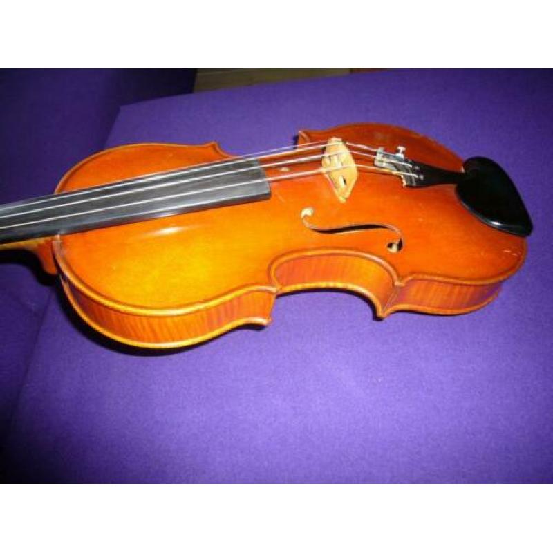 Duitse viool, nu compleet met stok, koffer en schoudersteun