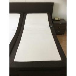 Boxspring 180 x 200 + 2 nachtkastjes