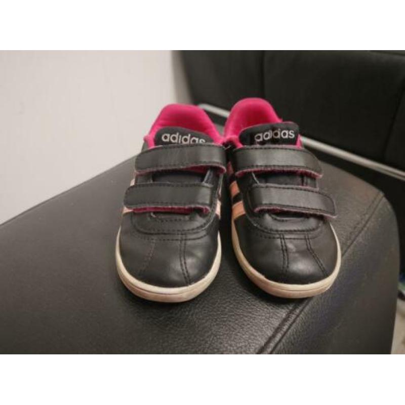Adidas meisje schoenen maat 22