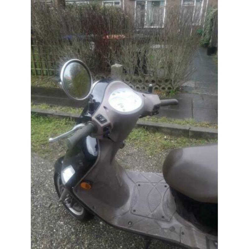 Sym fiddle 2 geel kenteken 4 takt.