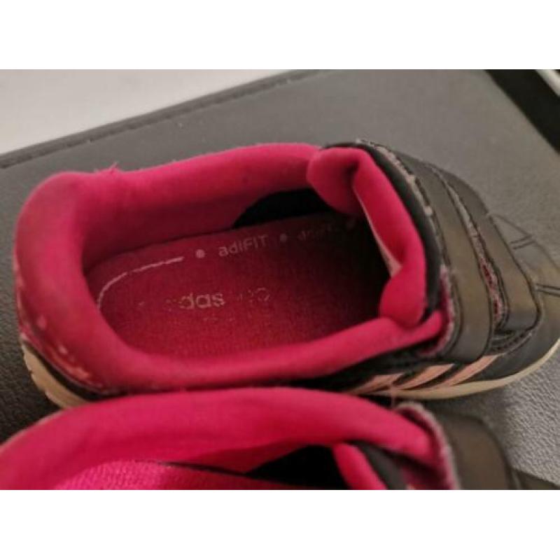 Adidas meisje schoenen maat 22