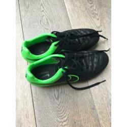 Nike voetbalschoenen maat 40.5