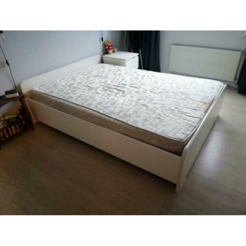 2 persoonsbed 200x140