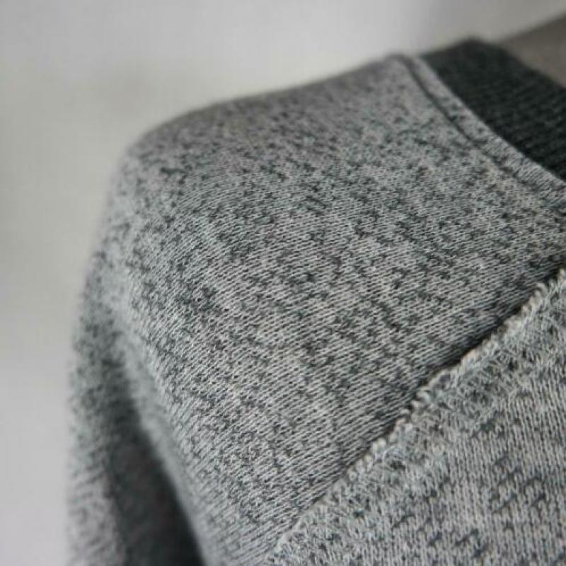 Sportieve grijze damestrui.Strass.Mt M
