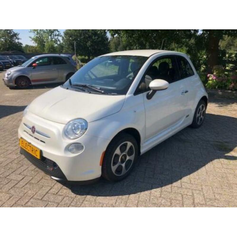 Fiat 500 e - Pearl White met Steam interieur
