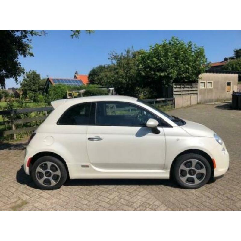 Fiat 500 e - Pearl White met Steam interieur