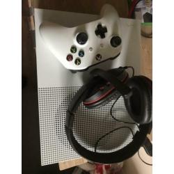 Xbox one met 2 controllers en headset