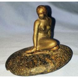 Bronzen beeldje, lijkt op zeemeermin