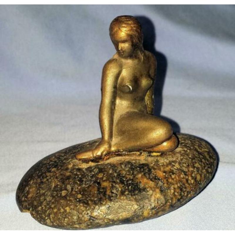 Bronzen beeldje, lijkt op zeemeermin