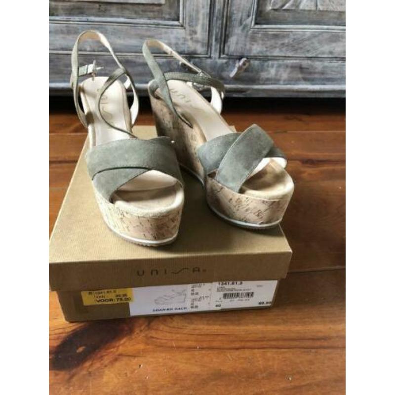Unisa sleehak maat 40 suede taupe