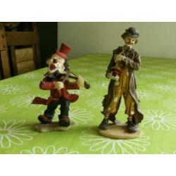 Leuke clown met viool ( ca 15 cm groot)