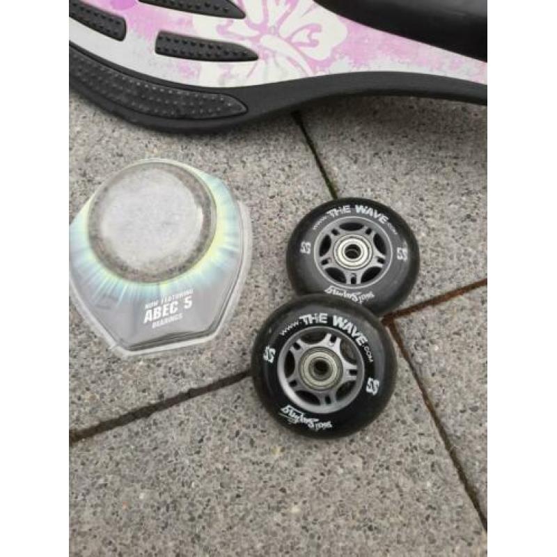 Waveboard van Streetsurfing met 2 paar Abec5 wieltjes