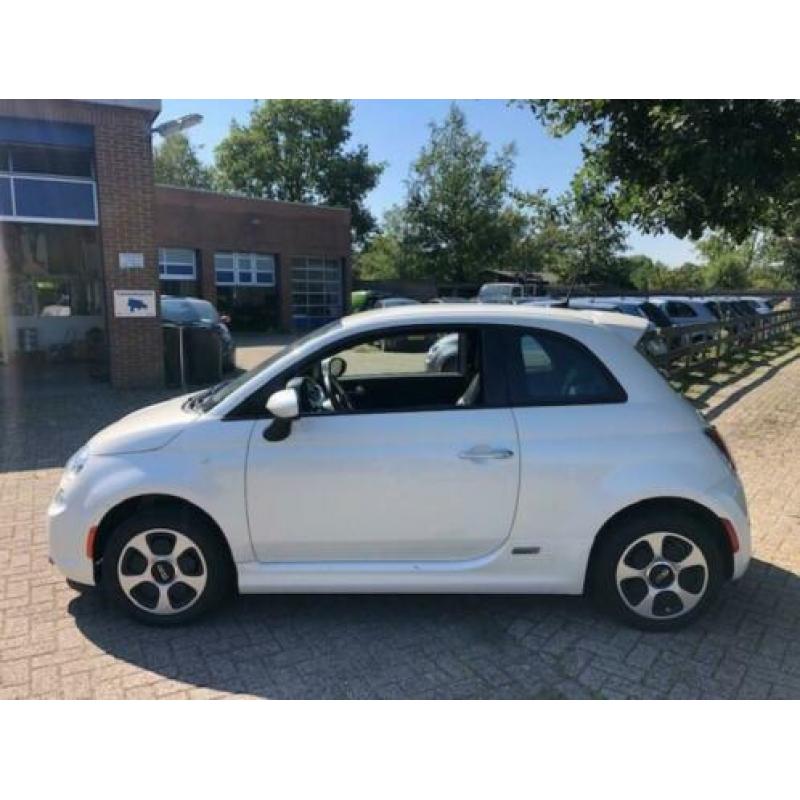 Fiat 500 e - Pearl White met Steam interieur
