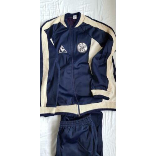 Voor de verzamelaar Ajax Le Coq Sportif blauw met accenten