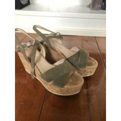 Unisa sleehak maat 40 suede taupe