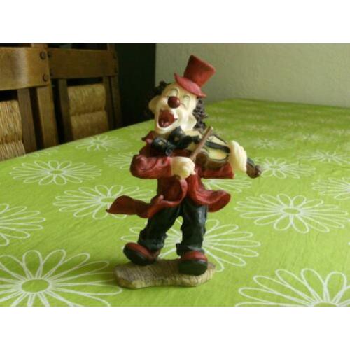 Leuke clown met viool ( ca 15 cm groot)