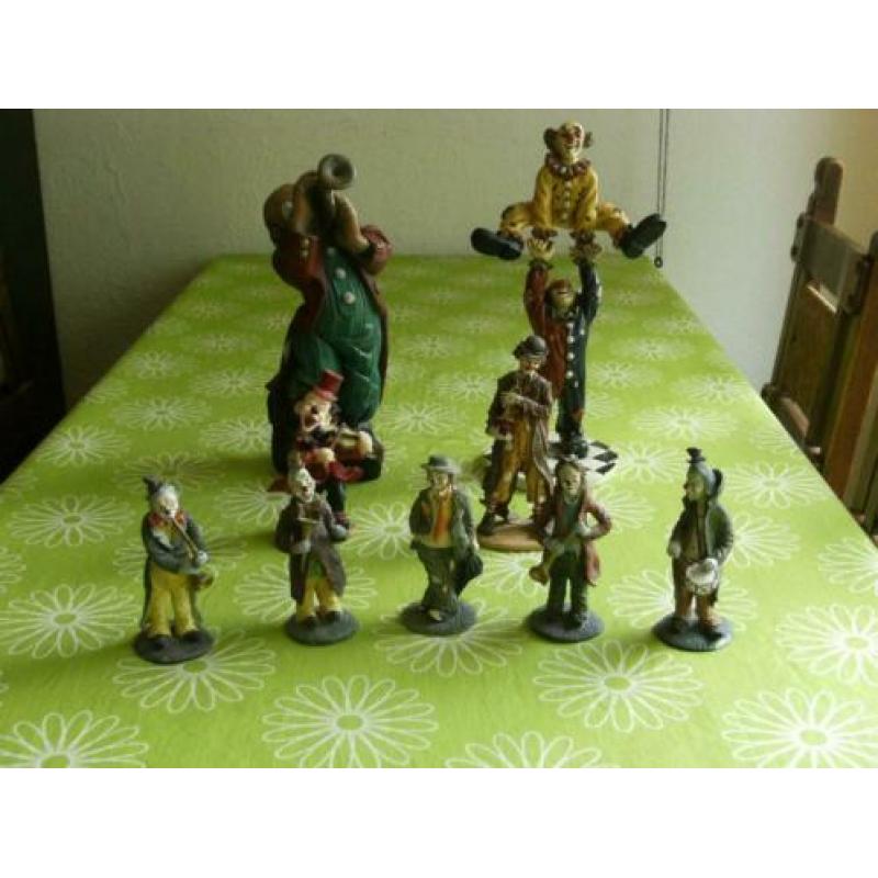 Leuke clown met viool ( ca 15 cm groot)
