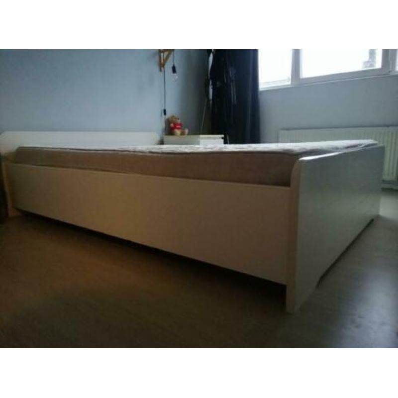 2 persoonsbed 200x140