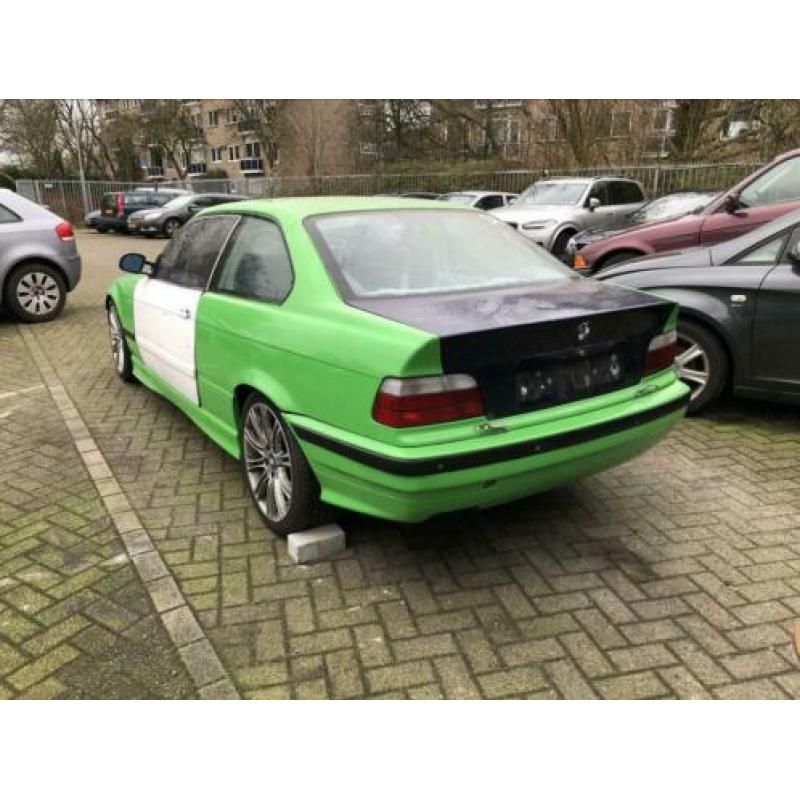 Race auto BMW E36 coupe