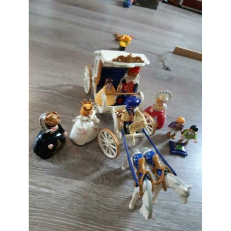 Playmobil vakantiehuis en koets prinsessen