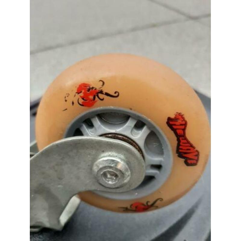 Waveboard van Streetsurfing met 2 paar Abec5 wieltjes