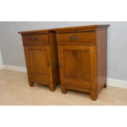 Eikenhouten nachtkastjes en commode
