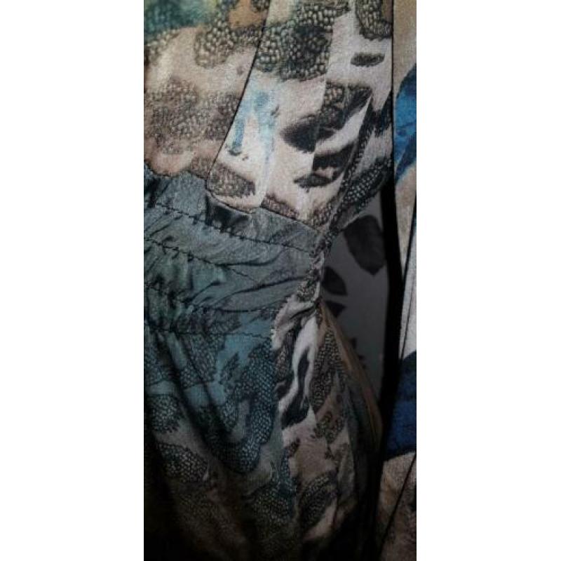 Top met lange mouw blauw/bruine print maat 36 z.g.a.n.
