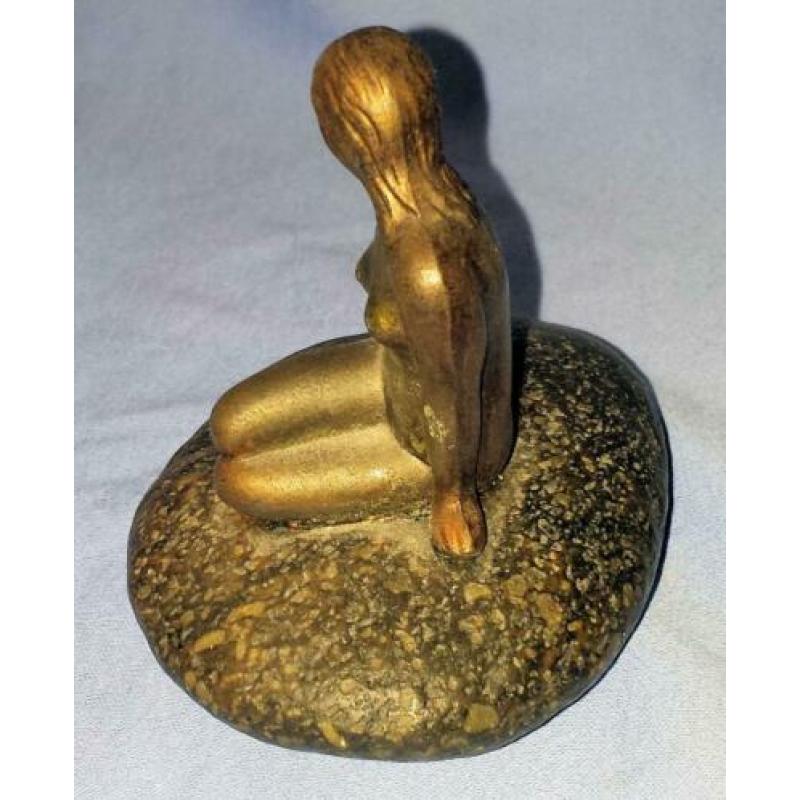 Bronzen beeldje, lijkt op zeemeermin