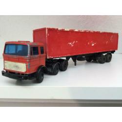 Gescha Mercedes LP 608 twingestuurd met oplegger