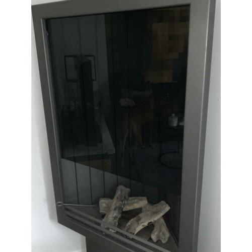 Zeer exclusieve open haard met zware ethanol brander.
