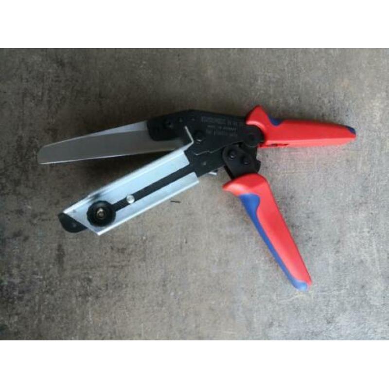 Knipex 95 02 21 plastic kabelgoot schaar / tang zgan