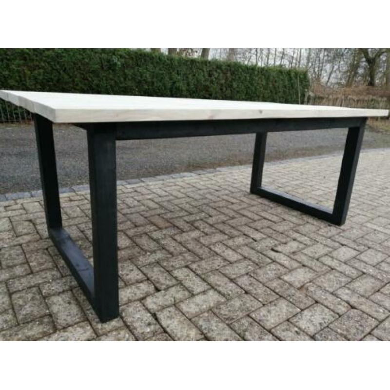 NIEUW houten industriële eettafel