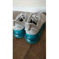 Witte sneaker van Nike airmax 720 mt 45