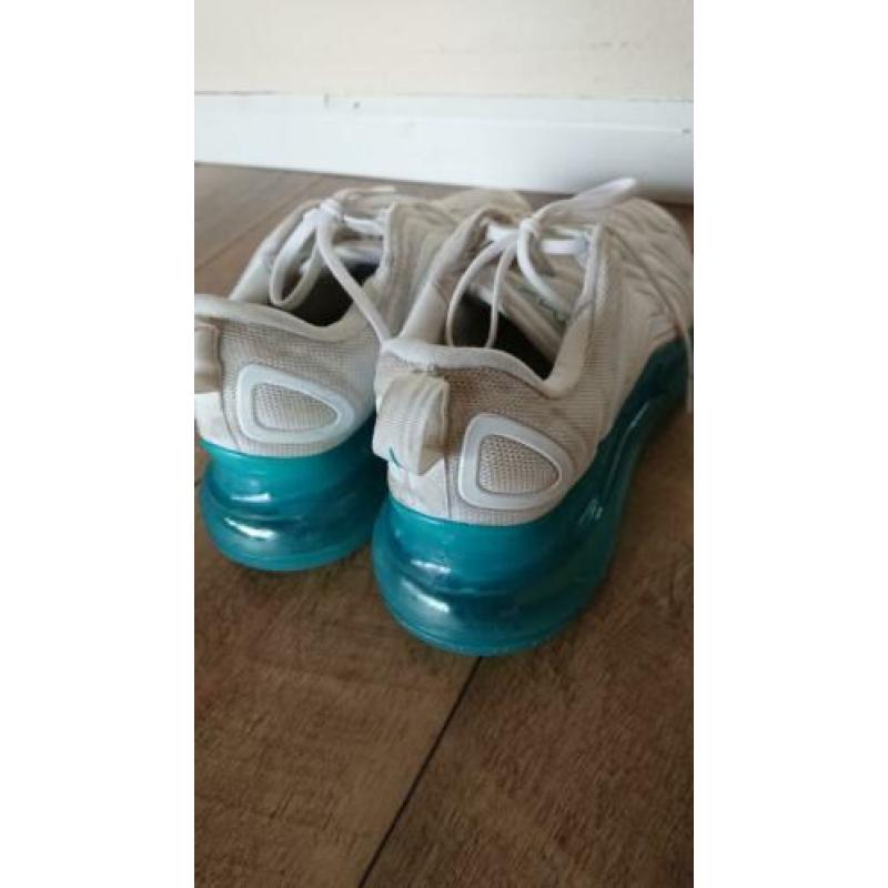 Witte sneaker van Nike airmax 720 mt 45